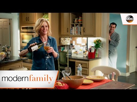 Phil&#039;s Surprise - Modern Family 8x21