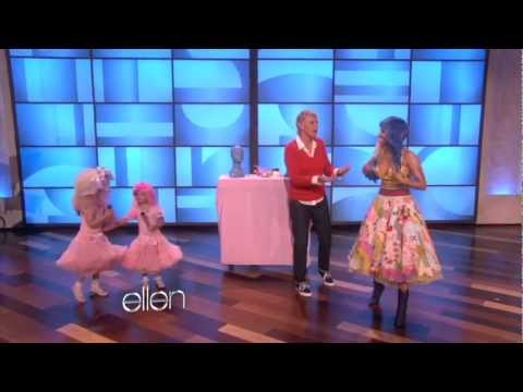 Nicki Minaj Sings &#039;Super Bass&#039; with Sophia Grace (Full Version)