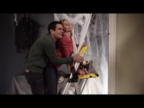 Modern Family Claire&#039;s Best Moments in Season 2
